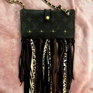 ❌sold❌ Authentic Louis Vuitton clutch